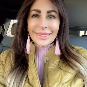 Meet your Posher, Danielle